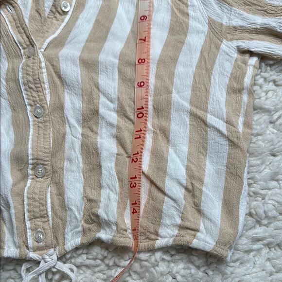 Hollister Striped Tan and White Women's Top Button Front Crop Top Lightweight - Picture 7 of 10